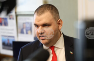 Делян Пеевски поиска специализираната комисия да прецени дали все още има необходимост от охраната му