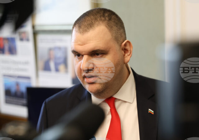 Делян Пеевски поиска специализираната комисия да прецени дали все още Делян Пеевски поиска специализираната комисия да прецени дали все още има необходимост от охраната му