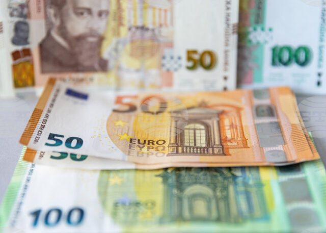 Депозитите на домакинствата у нас преминаха границата от 100 млрд. лева, сочат данните на БНБ към края на ноември