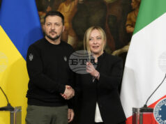 Джорджа Мелони обеща в телефонен разговор с Володимир Зеленски да изпрати хуманитарна помощ на Украйна Джорджа Мелони обеща в телефонен разговор с Володимир Зеленски да изпрати хуманитарна помощ на Украйна