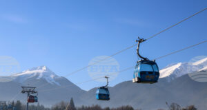 Добри са условията за туризъм в планините, но снежната покривка е заледена и хлъзгава, съобщиха от Планинската спасителна служба на БЧК