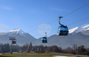 Добри са условията за туризъм в планините, но снежната покривка е заледена и хлъзгава, съобщиха от Планинската спасителна служба на БЧК