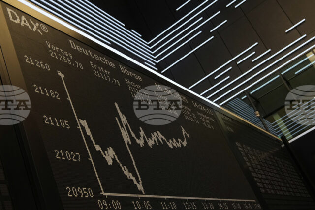 Европейските борси започнаха с леки колебания последната сесия за годината