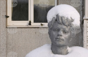 Статуя на Сергей Есенин в Санкт Петербург. Снимка: AP/БТА