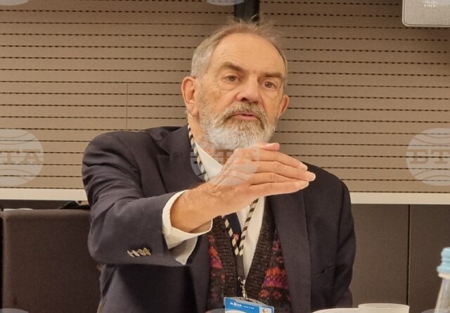 Единният пазар изисква единна валута, убеден е проф. д-р Жорже Единният пазар изисква единна валута, убеден е проф. д-р Жорже Брага де Маседо, бивш финансов министър на Португалия