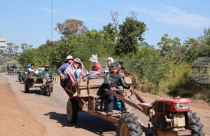 Екслидерът на Камбоджа заяви, че страната е "отвърнала на удара" Екслидерът на Камбоджа заяви, че страната е "отвърнала на удара"