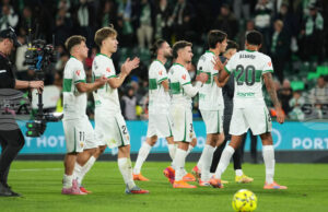 Елче разгроми Райо Валекано в последния си мач за календарната година и се изкачи в горната половина на таблицата в Испания