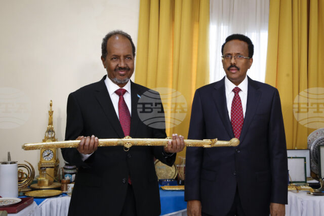 Жителите на сомалийската столица гласуват на местни избори, които са първа стъпка към възстановяването на всеобщото избирателно право