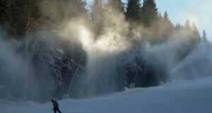 Времето в планините е ясно, но ветровито, температурите са много ниски, съобщиха от Планинската спасителна служба на БЧК
