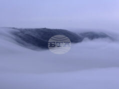 За силен до ураганен вятър в планините, на места над 100 км/ч, съобщиха от Планинската спасителна служба