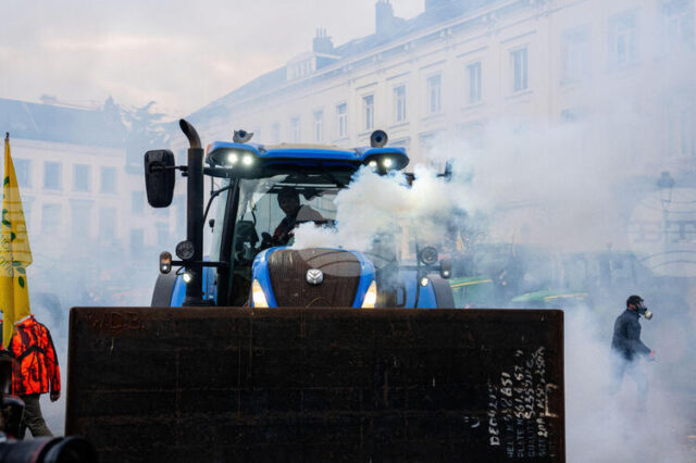 Земеделци от всички държави членки на ЕС протестираха в Брюксел Земеделци от всички държави членки на ЕС протестираха в Брюксел