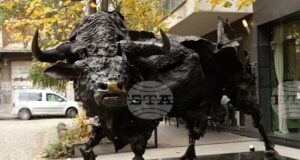 ИКОНОМИКА 2025
                                                                                                БФБ посреща еврото след ръст от почти 30 на сто на основния си индекс през 2025 г.