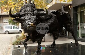 ИКОНОМИКА 2025
                                                                                                БФБ посреща еврото след ръст от почти 30 на сто на основния си индекс през 2025 г.