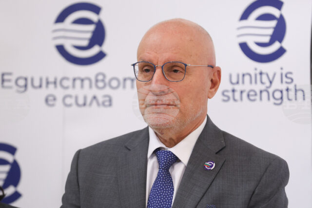 ИНТЕРВЮ
                                                                                                Държавата има опора, дори когато политиката е в криза, заяви управителят на БНБ Димитър Радев за БТА