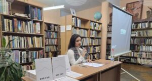 Иванка Ракова представи стихосбирката „Жив сън“ в родното си Панагюрище