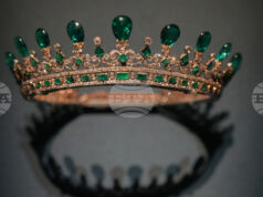 Изложба на кралски скъпоценности се открива в Париж само седмици след обира в Лувъра Изложба на кралски скъпоценности се открива в Париж само седмици след обира в Лувъра