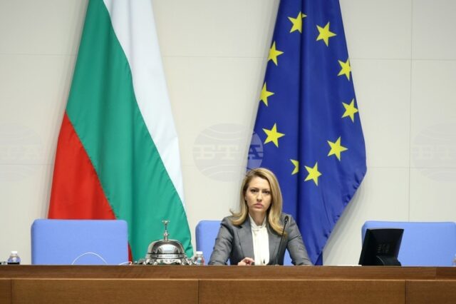 Икономическата политика на правителството подложена на ожесточени дебати Председателят на Народното събрание Рая Назарян