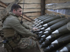 Интензивните сражения във Вовчанск продължават, а украинските сили удържат ключови райони, заяви украински военен говорител Интензивните сражения във Вовчанск продължават, а украинските сили удържат ключови райони, заяви украински военен говорител