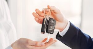 Интервю с Веселин от Cool Rent a Car: Как честността и доброто обслужване променят пазара за коли под наем в България