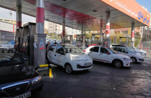 Иран вдигна цените на бензина за пръв път от протестите през 2019 г. Иран вдигна цените на бензина за пръв път от протестите през 2019 г.