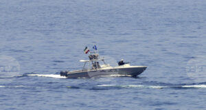 Иран съобщи, че чуждестранен танкер, превозващ контрабандно гориво, е бил задържан в Персийския залив