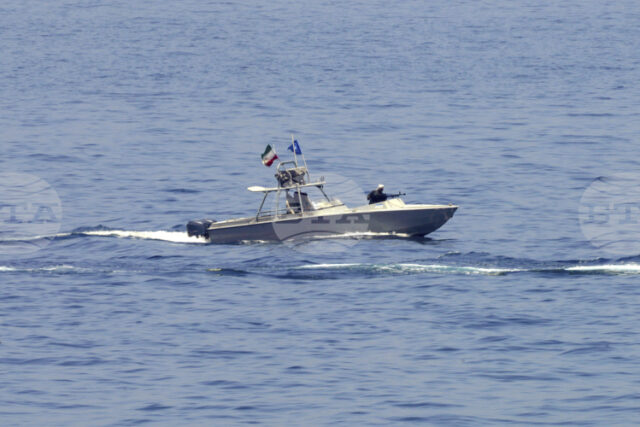 Иран съобщи, че чуждестранен танкер, превозващ контрабандно гориво, е бил задържан в Персийския залив