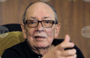 Исках животът ми да се преразказва като роман, казва “бащата” на съвременното кубинско кино Алфредо Гевара, от чието рождение се навършват 100 г.