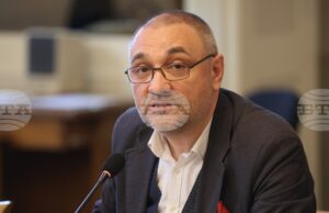 Качеството ми на живот зависи не от парите, които получавам, а от средата, в която работя, написа Андрей Чорбанов след напускането си на ПГ на ИТН