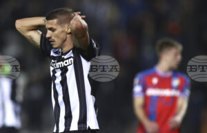 Кирил Десподов игра силно за ПАОК, но пропусна дузпа при равенство срещу Арис (Солун) за Купата на Гърция