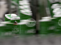 Китай ще наложи временни мита до 42,7 процента върху млечни продукти от ЕС