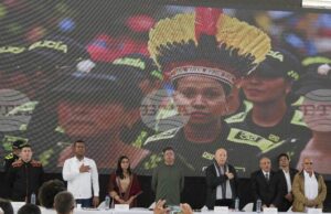 Колумбийският президент нареди на силите за сигурност да започнат нападение срещу голяма въоръжена група Колумбийският президент нареди на силите за сигурност да започнат нападение срещу голяма въоръжена група