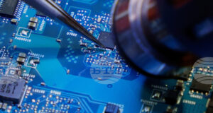 Компютрите и смартфоните вероятно ще поскъпнат през 2026 г., а продажбите им ще намалеят, заради недостиг на чипове оперативна памет, сочи анализ