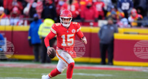 Куотърбекът Патрик Махоумс е със скъсани кръстни връзки