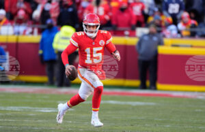 Куотърбекът Патрик Махоумс е със скъсани кръстни връзки