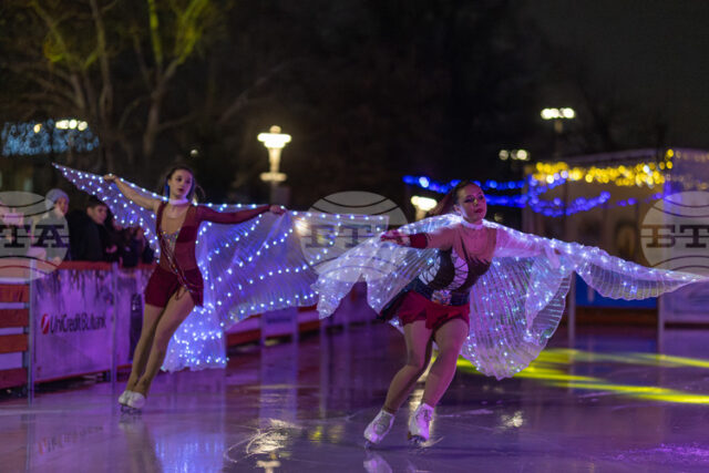 Леденият парк в София бе открит официално