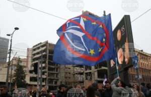 Луксозният проект на Джаред Къшнър в Белград се срина под натиска на протести и обвинения Белград (11 ноември 2025) Граждани и студенти протестираха срещу отпадането на статута на паметник на културата на сградата на бившия Генерален щаб на несъществуващата югоармия. Снимка: БТА