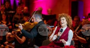 Люси Дяковска и Плевенската филхармония гостуват днес в Ямбол
