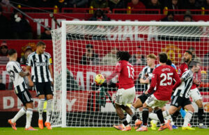 Манчестър Юнайтед стигна до успех срещу Нюкасъл