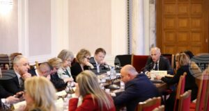 Министерският съвет прие 90 млн. лв. за обезщетения на пенсиониращи се учители, каза министър Красимир Вълчев