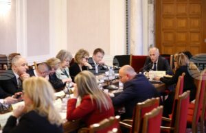 Министерският съвет прие 90 млн. лв. за обезщетения на пенсиониращи се учители, каза министър Красимир Вълчев