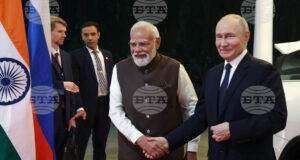 Руският президент Владимир Путин пристига в канцеларията на индийския премиер Нарендра Моди в Делхи, 4 декември 2025 г.