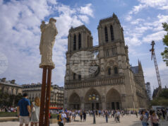 Над 11 милиона души са посетили катедралата „Нотр Дам" в Париж година след повторното ѝ отваряне