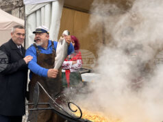 Национален рибен фест посреща посетители днес в центъра на София