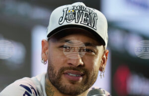 Неймар претърпя операция на коляното