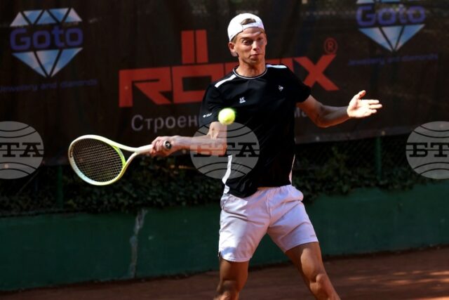 Нестеров спечели титлата на двойки на турнир по тенис в Монастир, утре ще играе и на финала на сингъл