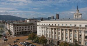 Нетният доход от такси и комисиони на банките у нас нараства с 9,5 на сто до 1,3 млрд. лева към края на септември, сочат данните на БНБ