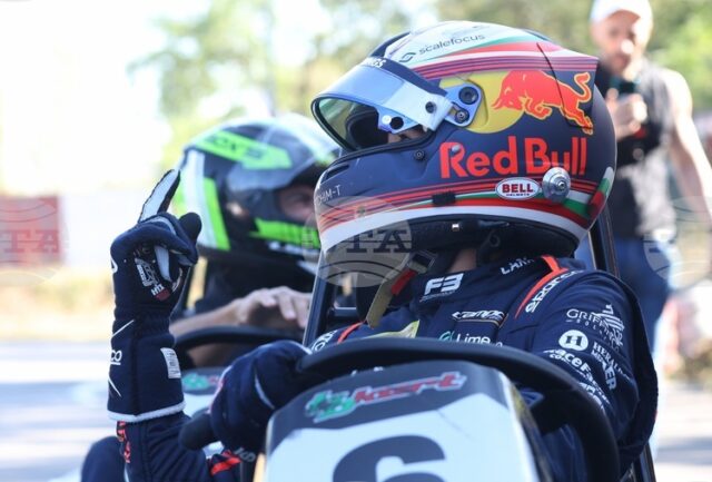 Никола Цолов завърши на 12-о място в състезанието в Абу Никола Цолов завърши на 12-о място в състезанието в Абу Даби във Формула 2, победител е парагваецът Джошуа Дюрксен