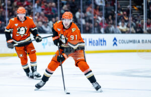 Нов успех за Колорадо, лидерът в Тихоокеанската дивизия на НХЛ Анахайм вкара седем гола на Чикаго Нов успех за Колорадо, лидерът в Тихоокеанската дивизия на НХЛ Анахайм вкара седем гола на Чикаго