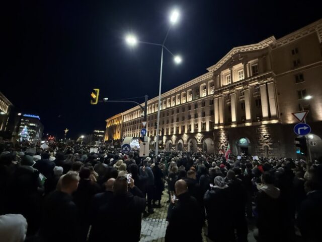 Нова седмица – нов бюджет, протести и контрапротести Нова седмица – нов бюджет, протести и контрапротести