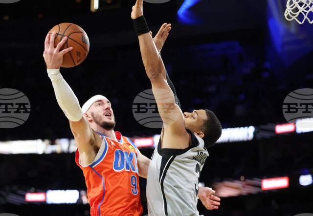 Ню Йорк Никс и Сан Антонио Спърс ще играят на Ню Йорк Никс и Сан Антонио Спърс ще играят на финала за Купата на НБА